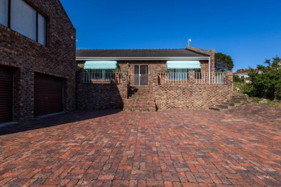 4 Bedroom Property for Sale in Seaside Longships Western Cape